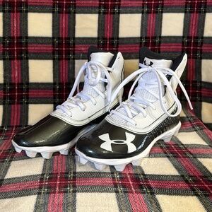 Youth Under Armour Football Highlight Cleats Size 4.5Y EUC